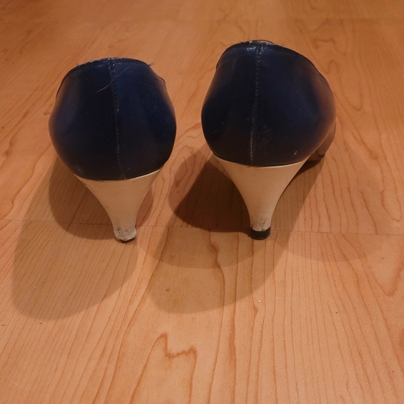 Vintage Yves Saint Laurent leather shoes - Picture 6 of 10